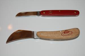 Podeknive - Den lille røde er meget bedre end den flottere træfarvede kniv